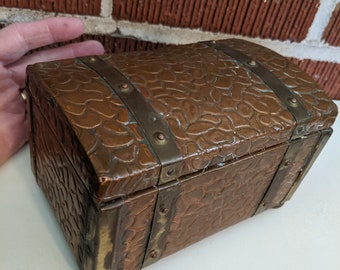 Vintage 1920s/30s Beautifully Crafted Copper Tea Chest or Keepsake Box with Tin Lining
