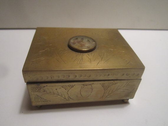 Vintage Chinese Export Brass Trinket Box with Car… - image 2