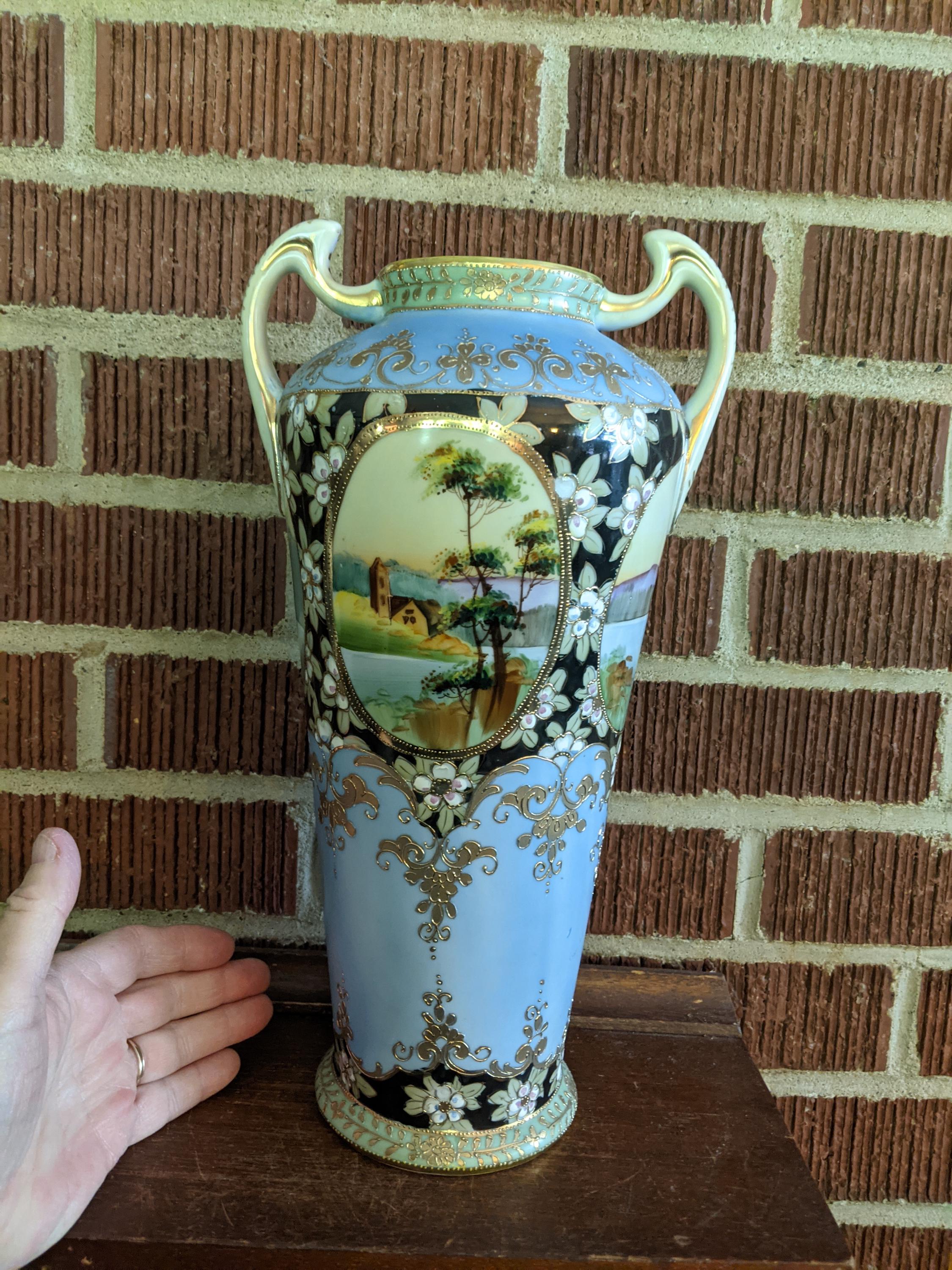 I.E. & C. Co. Japan Hand-Painted Vase 花瓶 Antique I.E. & C. Co. Made in Japan Gold Raised Hand-Painted