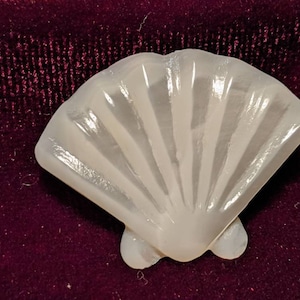 Vintage Carved Mother of Pearl Fan Brooch