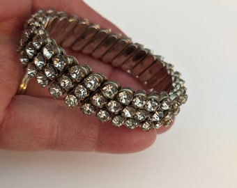 Vintage 1950s Gorgeous Expandable Rhinestone Silvertone Bracelet