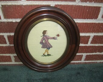 Antique Circa 1890 Victorian Beautiful Oval Walnut Hanging Picture Frame No.2
