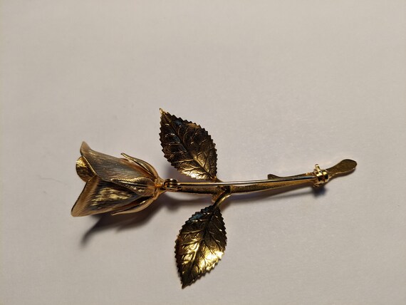 Vintage Beautiful Goldtone Long Stem Rose Brooch - image 5