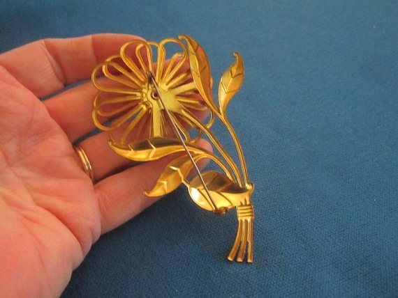 Vintage 1940s Enormous Brass Flower Brooch with R… - image 2