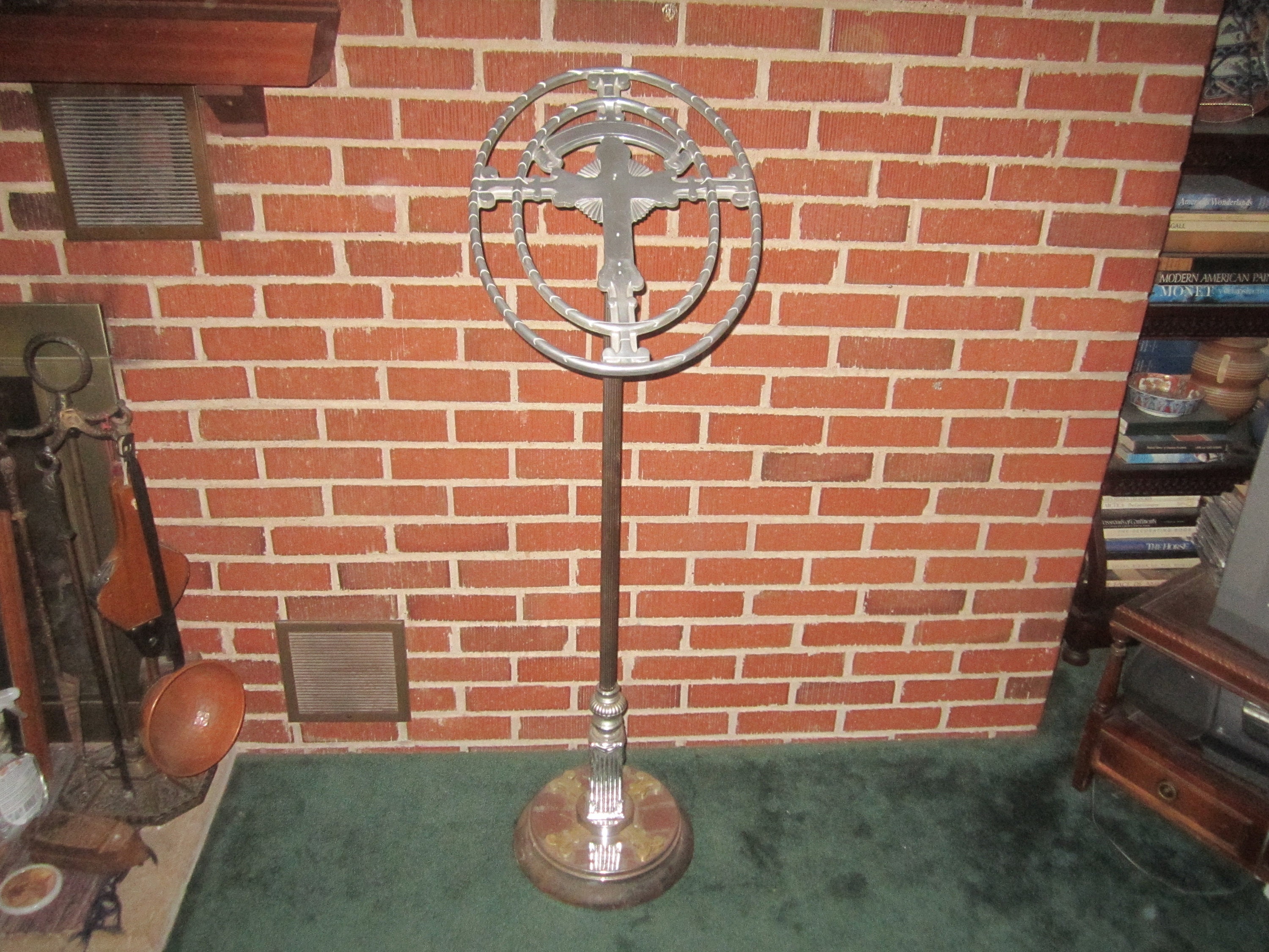 ANTIQUE VINTAGE CATHOLIC CHURCH WREATH STAND HOLDER METAL WROUGHT