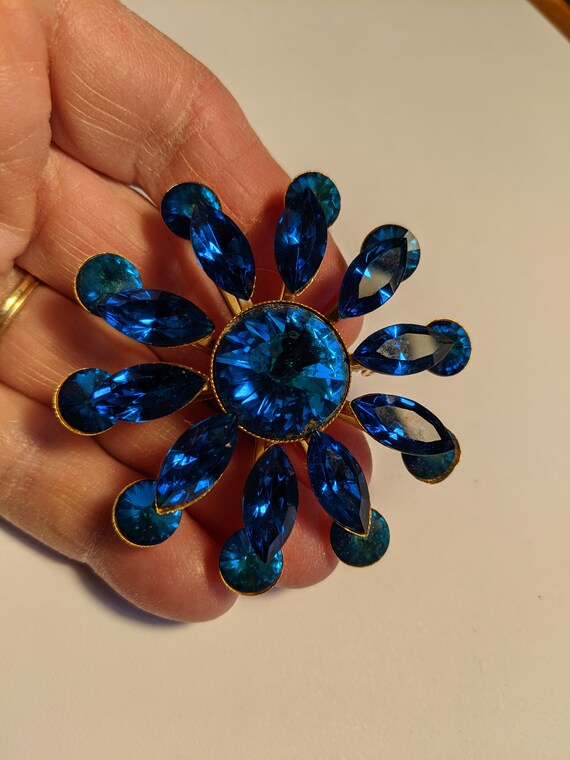 Vintage Large Vivid Blue Rhinestone Goldtone Moder