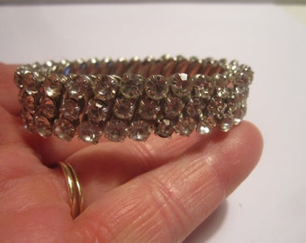 Vintage 1950s Gorgeous Expandable Clear Rhinestone Silvertone Bracelet