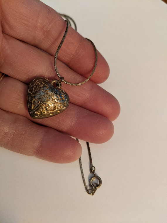 Vintage Silvertone Necklace with Puffy Heart Pend… - image 1