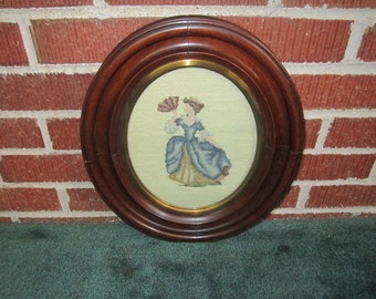 Antique Circa 1890 Victorian Beautiful Oval Walnut Hanging Picture Frame No.1