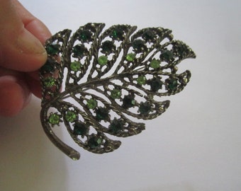 Vintage Mid Century Large Green Rhinestone Silvertone Figural Leaf Brooch