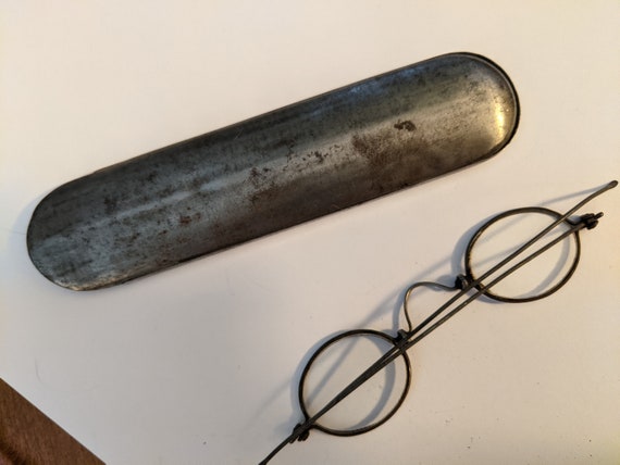 Antique Wire Rim Eyeglasses and Metal Case with E… - image 5