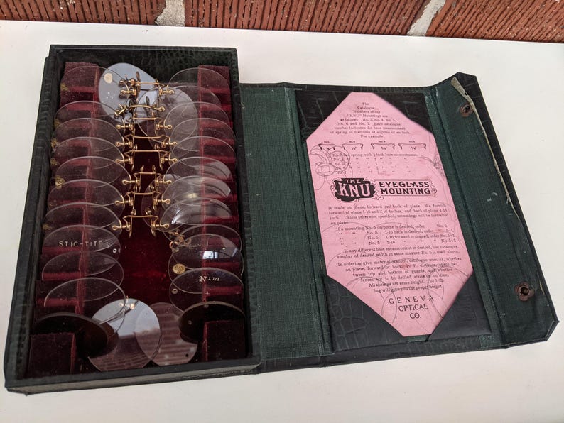 Vintage 1920s/30s "Knu Eyeglass Mounting" Kit with Case by Geneva Optical Co. immagine 2