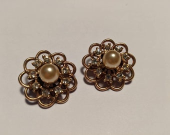 Vintage Brooch Pair of Matching Goldtone Faux Pearl Rhinestone Scatter Pins