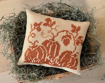 Mini almohada con diseño de huerto de calabazas/Punto de cruz
