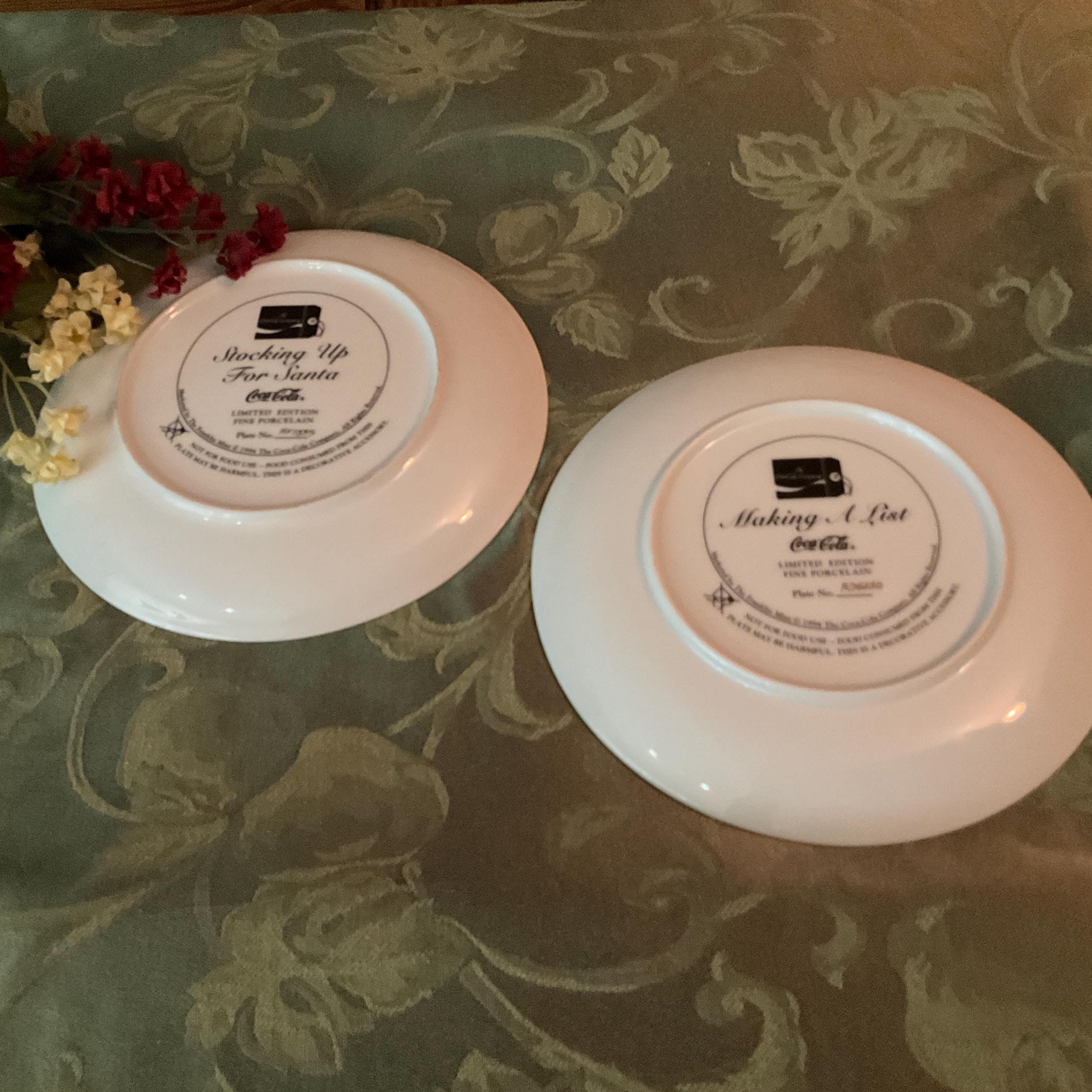 1994 Coca Cola Santa Porcelain Plates - Franklin Mint Limited  display picture 1