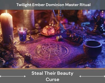 Op de afbeelding: Een mystieke scène met kaarsen, een rituele tafel en diverse occulte items. De tekst "Twilight Ember Dominion Master Ritual" en "Steal Their Beauty Curse" zijn zichtbaar. De scène is verlicht met paarse en oranje tinten.