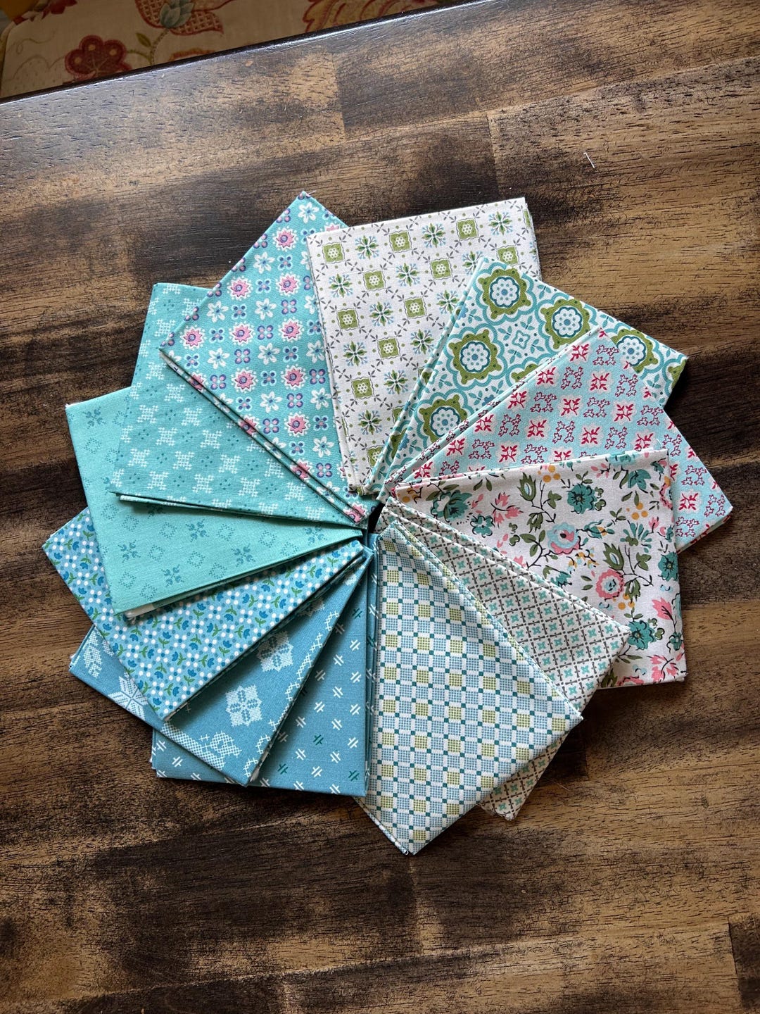 Blue Floral Fabric Fat Quarter Bundle - Lori Holt Piece and Plenty - 12 ...