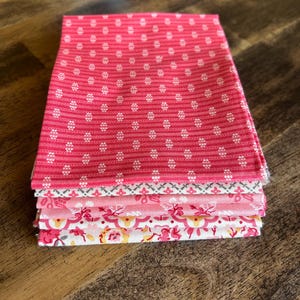 Riley Blake Pink Fat Quarter Bundle - Lori Holt - Piece and Plenty - Pink Fabric Bundle - Floral Fabric - 6 Piece Fabric Bundle