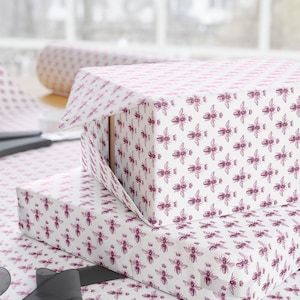 Bumble Bee Gift Wrap: Eco-Friendly Baby Shower Wrapping Paper