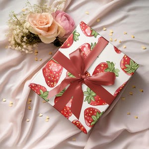 Strawberry Pattern Wrapping Roll for Summer Gifts, Birthday Parties, Fruit Themed Celebrations, Kitchen Decor, Farmhouse Inspired Occasions