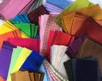 手染めフェルトウール　イッツィビッツ（小さなウールの端切れ）8オンス