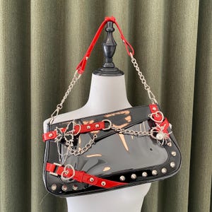 Große ITA Handmade Tasche Remake Handtasche Lila Farbe Nieten Kette Vintage Punk Rock Handtasche Fenstertasche DIY y2k Tasche für Mädchen Pin Display Tasche
