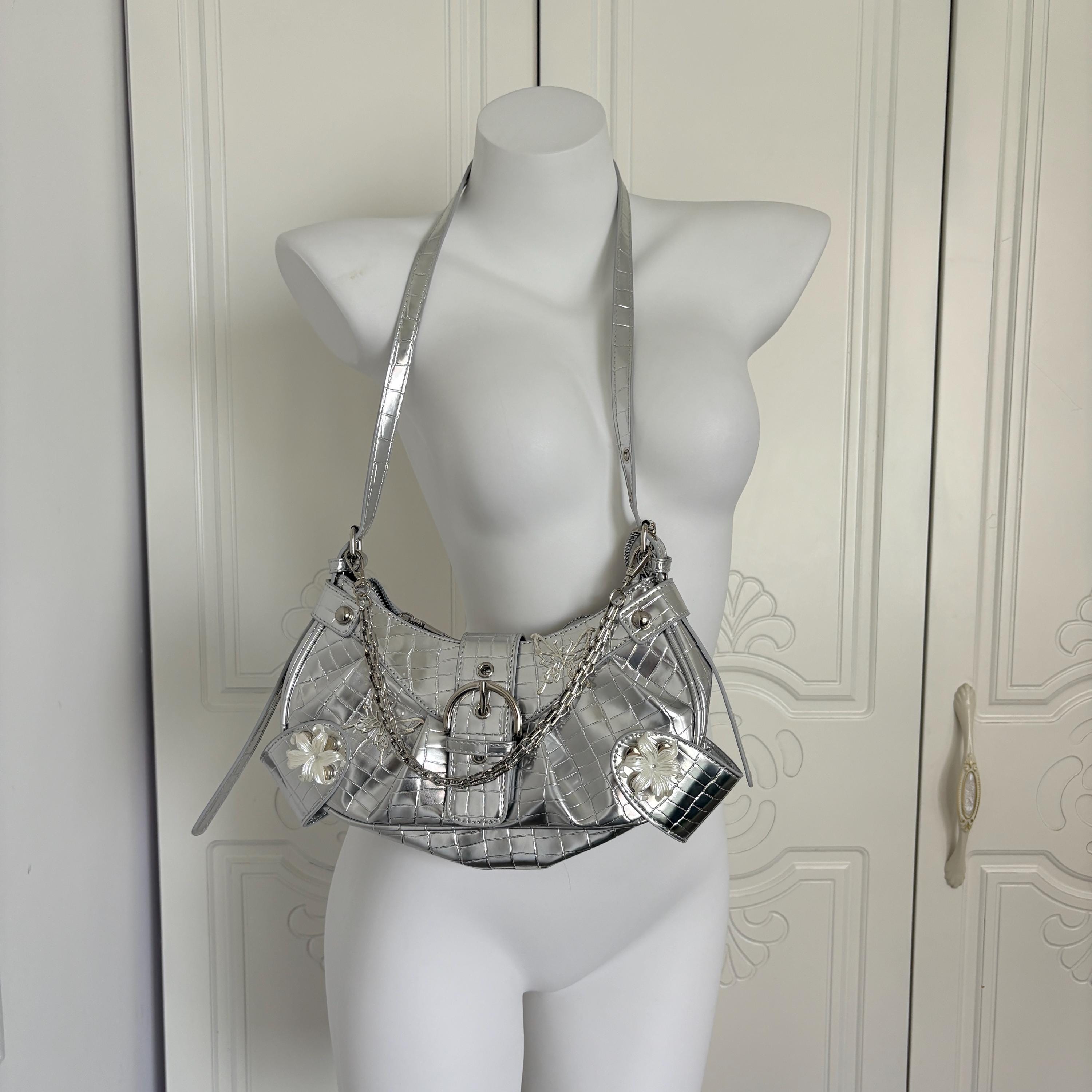 バッグ 90s Vivienne Westwood shoulder bag y2k Vivienne Westwood Shoulder Bag Y2k - Etsy