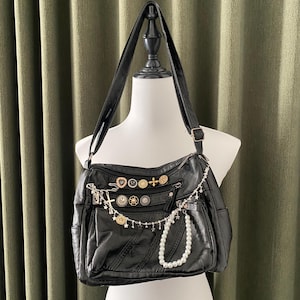 Y2K Retro handgemachte Leder Schultertasche Button Kette Handtasche Punk Tote Bag Perle Crossbody Tasche für Frauen Reisen Party Vintage Tasche