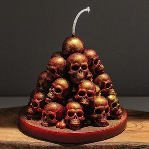Vela de calavera con detalles dorados y plateados: decoración gótica de Halloween, vela de pilar con calavera espeluznante, regalo de decoración para el hogar con estética oscura, regalo de bruja