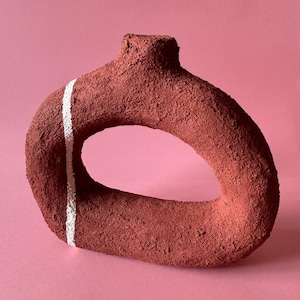 Jarrón Terracota rojo, Arte texturizado, papel reciclado, circular minimalista rústico, decoración boho, decoración hogar, EcoFriendly, eco