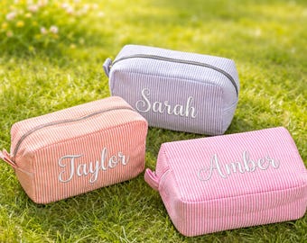 Personalisierte bestickte Seersucker Make-up-Tasche, individuelle Kosmetiktasche, individuelle Brautjungfer Make-up-Tasche, cooles Muttertagsgeschenk