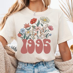 1995 Flower T-shirt, 30th Birthday, Wedding Anniversary, Gift for Best Friend, Year in Pink