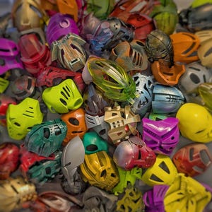 Karzahni&#39;s Collection 2: 3x random painted mask packs