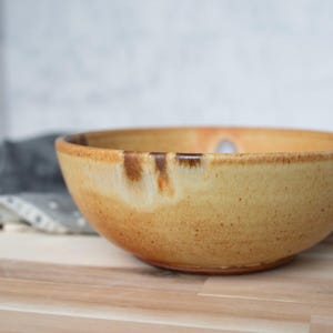 Bol à soupe et chili en plumes