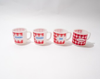 Vintage Gingham Kaffeetasse, Milchglas, Oma, Papa oder Junior, einzeln verkauft