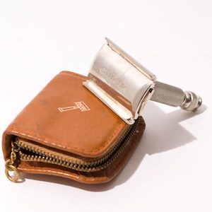 Travel Razor w Case, Gillette Travel Tech, Double Edge Safety Razor, L2, 1966