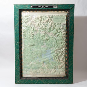 Carte rétro de Yellowstone, relief en relief, Hubbard Scientific, 1990s