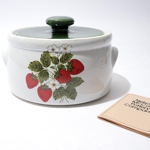 Vintage Strawberry Lidded Dish, McCoy, Strawberry Country