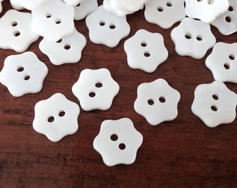 Mother of Pearl Shell Buttons 13mm - set of 6 white flower buttons