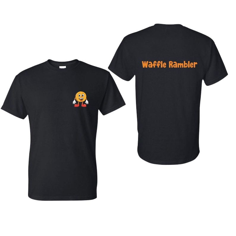 Puede incluir: Camiseta negra con un gr&aacute;fico de waffle amarillo sonriente en la parte delantera y el texto "Waffle Rambler" en la parte posterior.