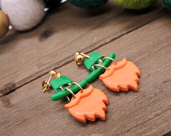 Small Leprechaun dangling earrings