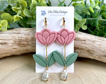 Pendientes colgantes LEILANI de tulipán de arcilla polimérica rosa, joyería ligera hecha a mano.