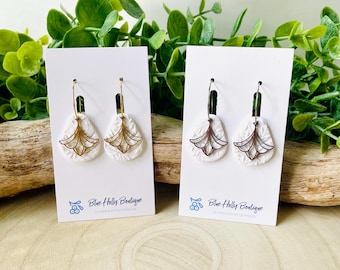 Pendientes colgantes florales de arcilla polimérica blanca, pendientes de novia, joyería ligera hecha a mano