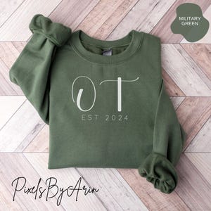 Moletom exclusivo OT EST 2024, roupas personalizadas e estilosas para o ano, pulôver com estampa de letras da moda, suéter gráfico casual, top unissex aconchegante