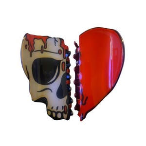 Gothic Broken Heart Skull Hair Claw Clip – Red & Black Acrylic Punk Hair Accessory, Alternative Skull Heart Hair Clip