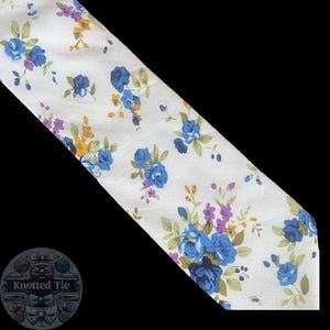 Artisan White & Blue Floral Cotton Neckwear: Tie and Pocket Square