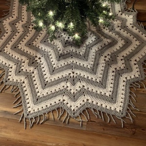 6-Day Supernova Holiday Tree Skirt