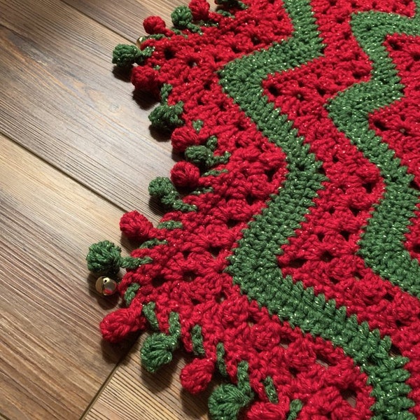 6-Day Superstar Holiday Tree Skirt Crochet Pattern by Betty McKnit