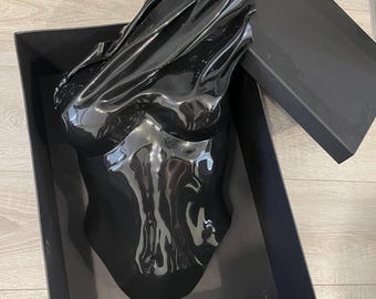 黒のドラマチックなカスタムコルセットビスチェトップ、胸当てアーマーコスチュームコスプレ未来的な服、手作りのアートフェスティバル衣装クイーントップ