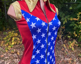 Camisa de rodeo patriótica de manga corta con cierre frontal de separación completa y puños a presión. Tallas para niños o adultos.
